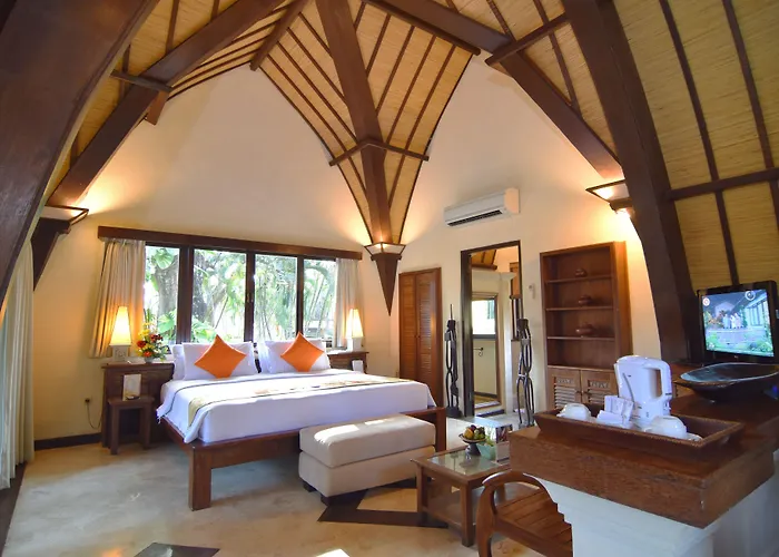 Lumbung Bali Курортный комплекс 4*